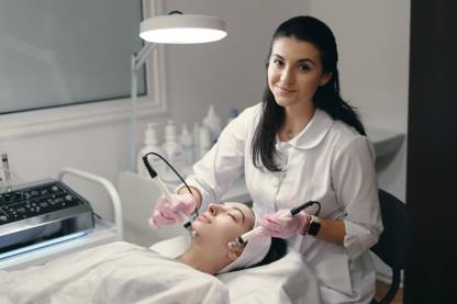 What is the Difference Between Dermatologist and Dermatologist?
